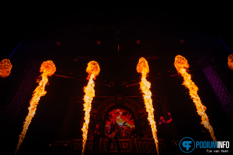 Amon Amarth op Amon Amarth - 20/10 - Mainstage foto
