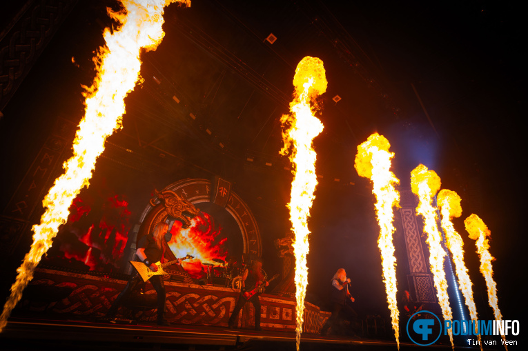Amon Amarth op Amon Amarth - 20/10 - Mainstage foto