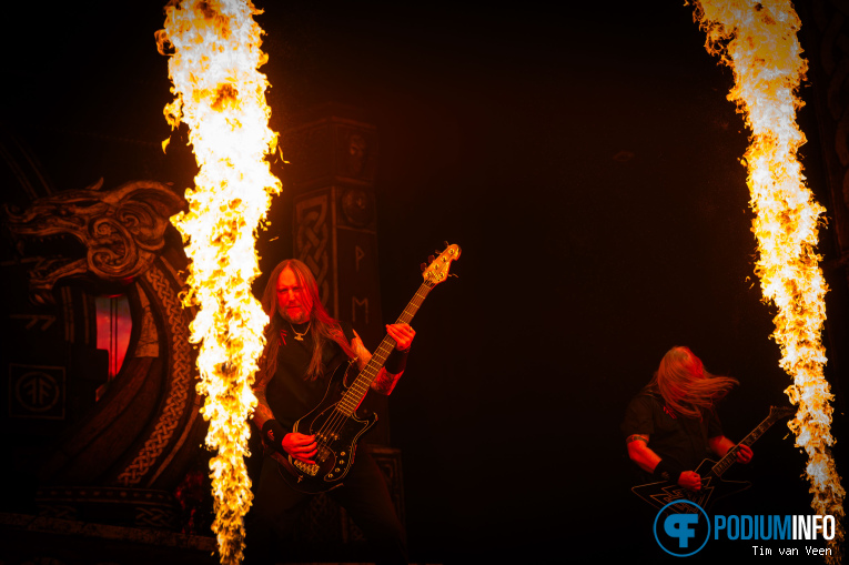 Amon Amarth op Amon Amarth - 20/10 - Mainstage foto
