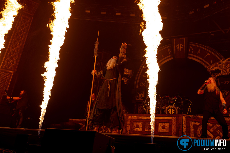 Amon Amarth op Amon Amarth - 20/10 - Mainstage foto