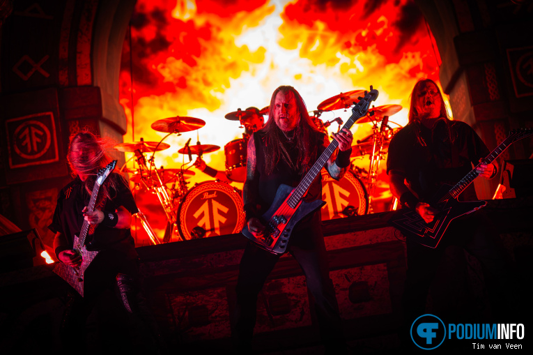 Amon Amarth op Amon Amarth - 20/10 - Mainstage foto