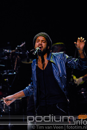 Alain Clark op Symphonica in Rosso Presents: Diana Ross - 16/10 - Gelredome foto