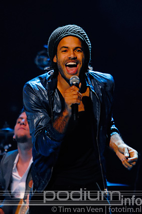 Alain Clark op Symphonica in Rosso Presents: Diana Ross - 16/10 - Gelredome foto
