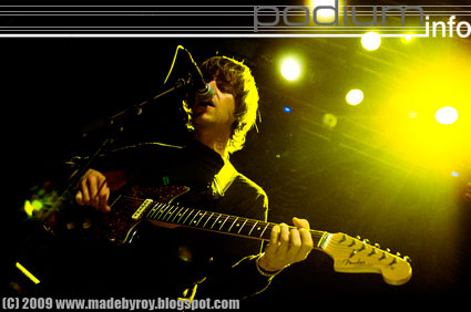 Darker My Love op White Lies - 20/10 - Effenaar foto