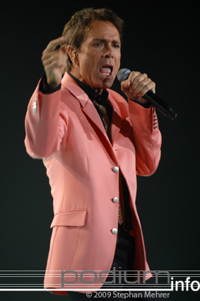 Cliff Richard op Cliff Richard - 11/11 - Ahoy foto