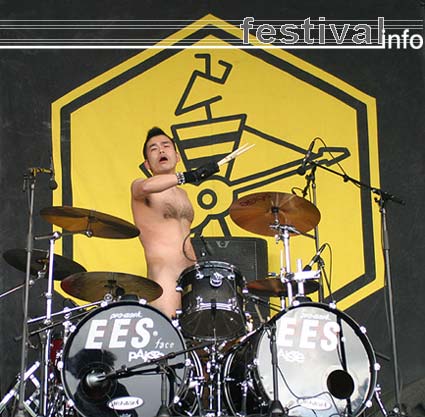 Electric Eel Shock op Beeckestijn Pop 2005 foto