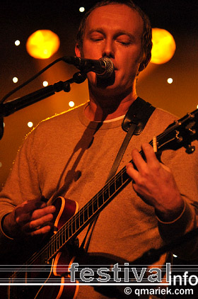 Steve Cradock op Eurosonic/Noorderslag 2010 foto