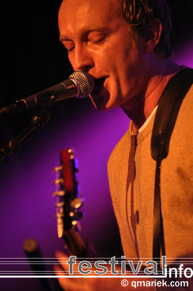 Steve Cradock op Eurosonic/Noorderslag 2010 foto