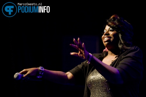 Angie Stone op Angie Stone - 10/3 - Effenaar foto