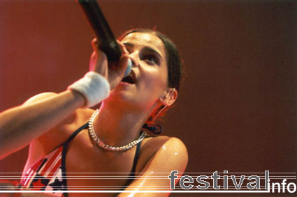 Nelly Furtado op Lowlands 2001 foto