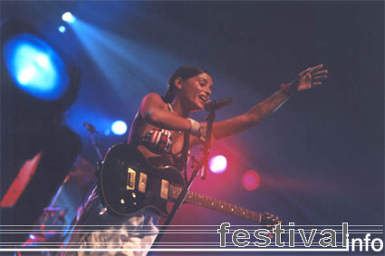 Nelly Furtado op Lowlands 2001 foto