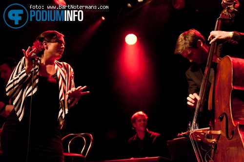Caro Emerald op Caro Emerald - 27/3 - 013 foto