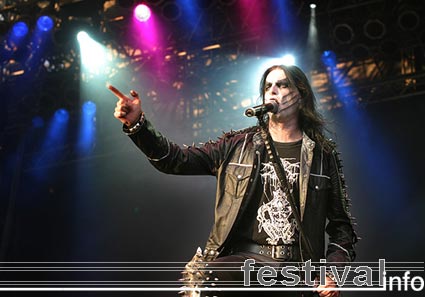 Dimmu Borgir op Earthshaker Fest foto