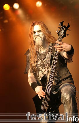 Dimmu Borgir op Earthshaker Fest foto