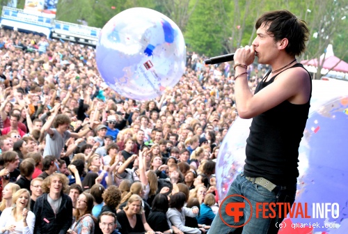 Mala Vita op Bevrijdingsfestival Overijssel 2010 foto