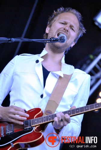 VanVelzen op Bevrijdingsfestival Overijssel 2010 foto