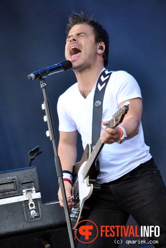 VanVelzen op Bevrijdingsfestival Overijssel 2010 foto