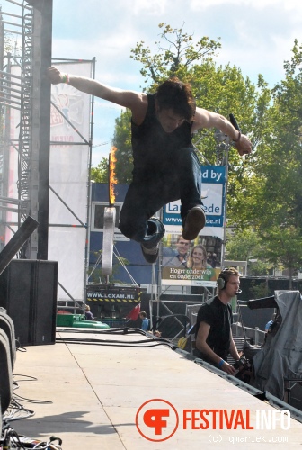 Mala Vita op Bevrijdingsfestival Overijssel 2010 foto