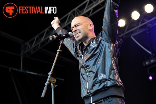 Ed Kowalczyk op Bevrijdingsfestival Amsterdam 2010 foto