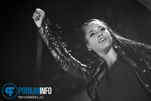 Alicia Keys op Alicia Keys - 8/5 - Gelredome foto