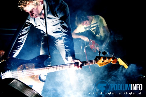 A Place To Bury Strangers op A Place to Bury Strangers - 26/5 - 013 foto