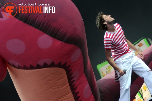 MIKA op Pinkpop 2010 foto