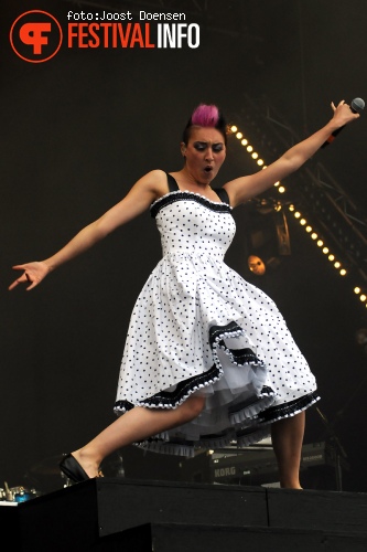 MIKA op Pinkpop 2010 foto