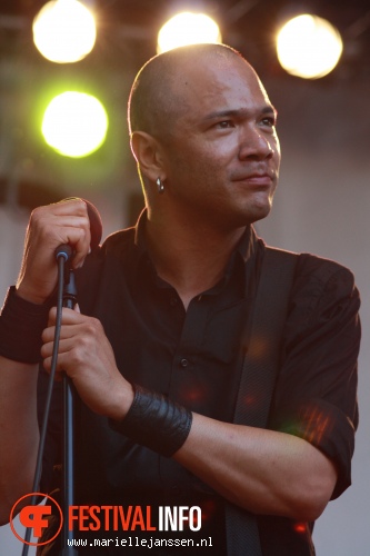 Danko Jones op Parkpop 2010 foto