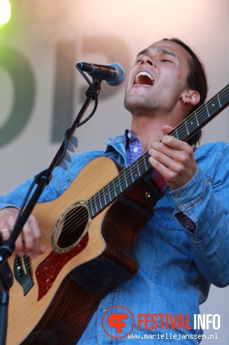 Justin Nozuka op Parkpop 2010 foto