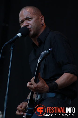 Danko Jones op Parkpop 2010 foto