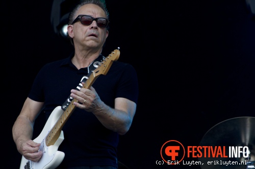 Jimmy Vaughan op Bospop 2010 foto