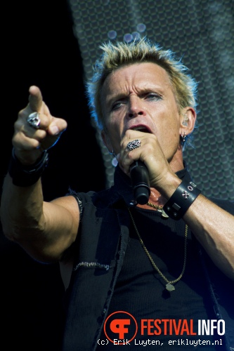 Billy Idol op Bospop 2010 foto