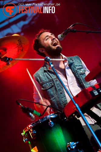 Local Natives op Pukkelpop 2010 foto