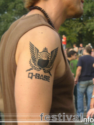 Q-base 2005 foto