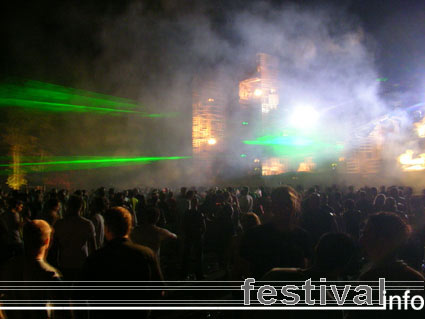 Q-base 2005 foto