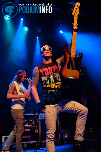 The Hot Stewards - 7/4 - Paard van Troje foto