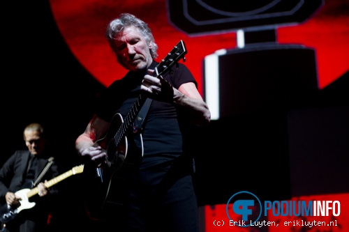 Roger Waters op Roger Waters - 8/4 - Gelredome foto