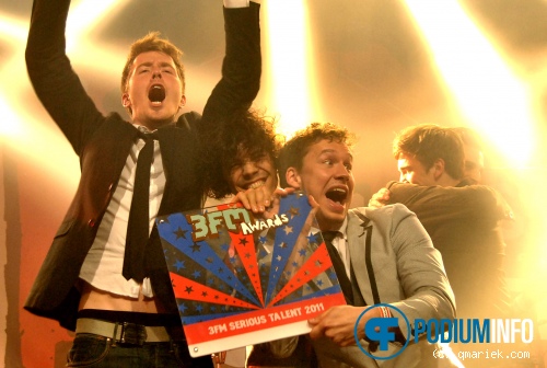 Handsome Poets op 3FM Serious Talent Awards - 10/4 - Melkweg foto