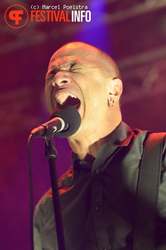 Danko Jones op Paaspop Schijndel 2011 foto