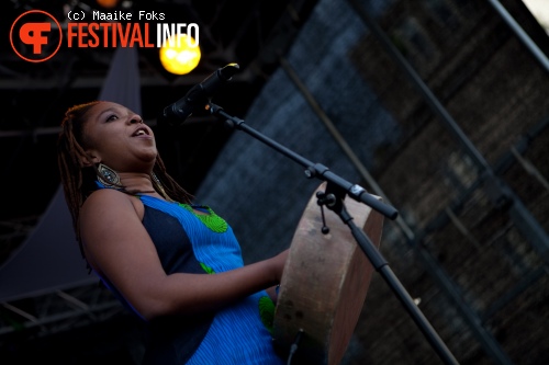 Chiwoniso op Ambassadeur van de Vrijheid: Chiwoniso foto
