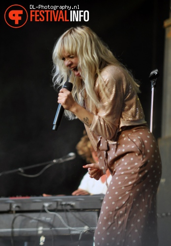 Jacqueline Govaert op Bevrijdingsfestival Wageningen 2011 foto