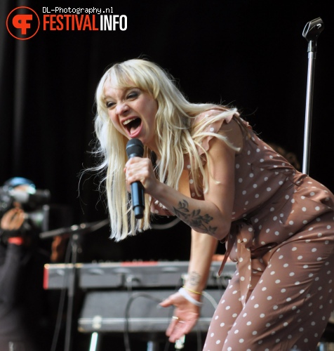 Jacqueline Govaert op Bevrijdingsfestival Wageningen 2011 foto