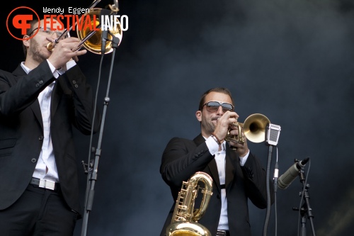 Ben L'Oncle Soul op Bevrijdingsfestival Groningen 2011 foto