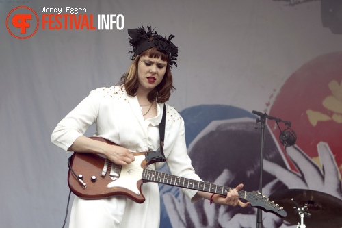Kate Nash op Bevrijdingsfestival Groningen 2011 foto