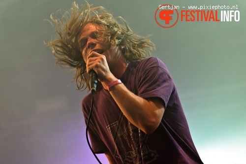 Cage the Elephant op Pinkpop 2011 foto
