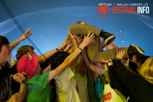 Cage the Elephant op Pinkpop 2011 foto