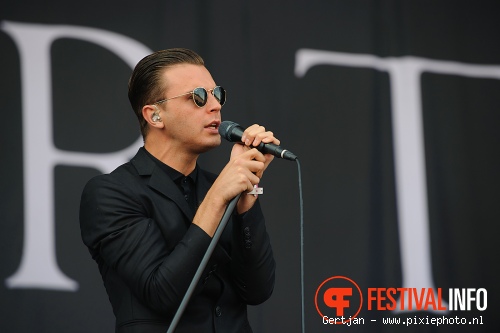 Hurts op Pinkpop 2011 foto