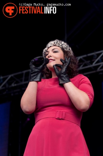 Caro Emerald op Indian Summer Festival 2011 foto