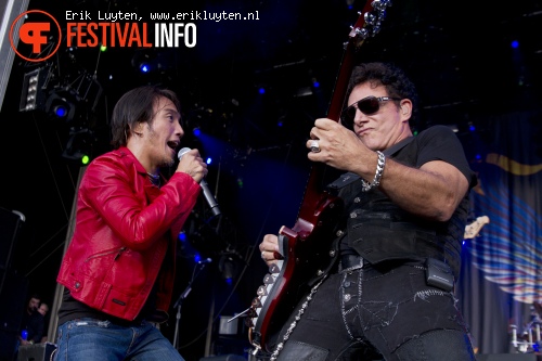 Journey op Bospop 2011 foto