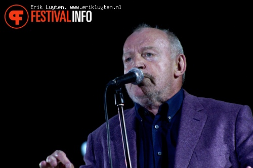 Joe Cocker op Bospop 2011 foto